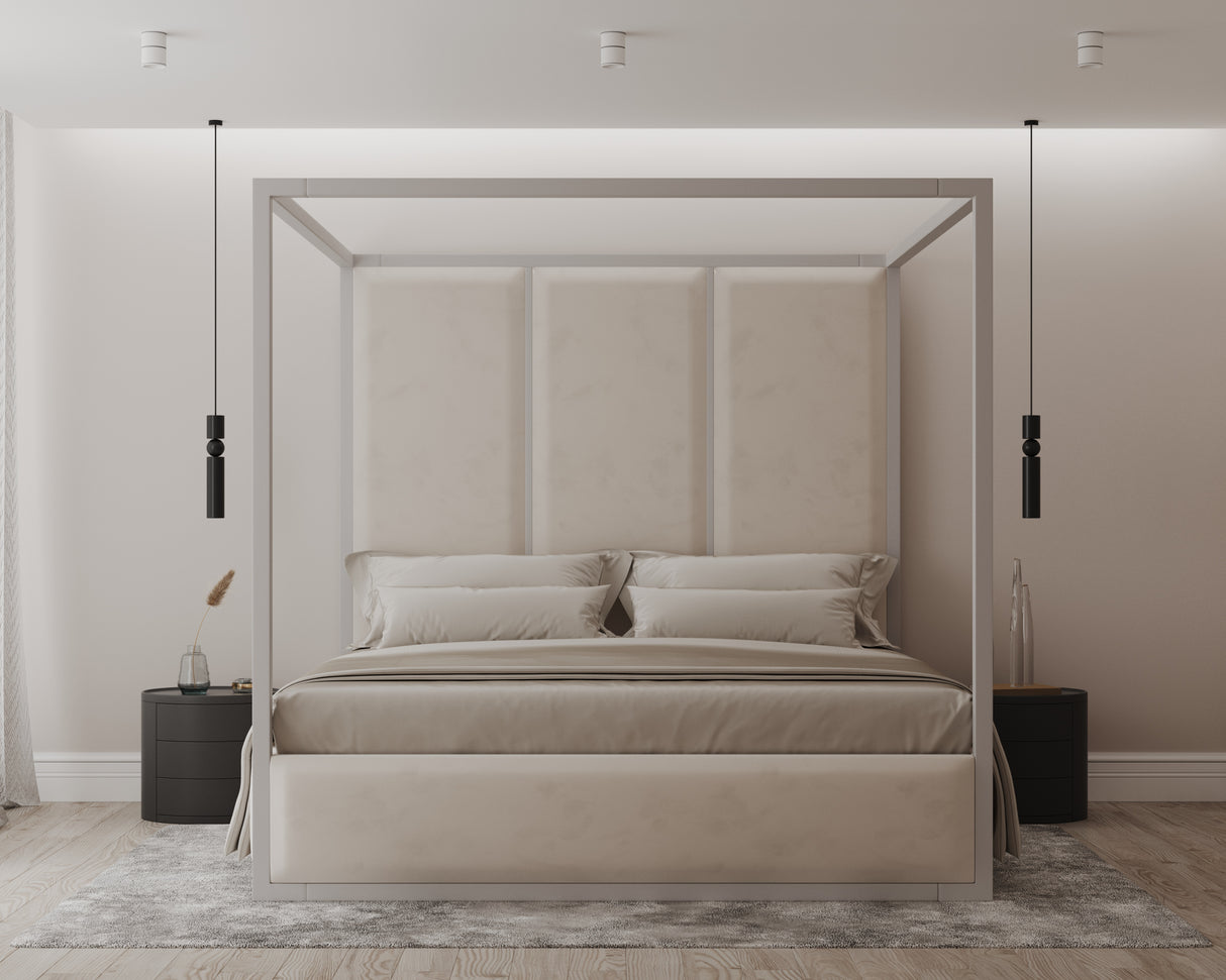 Chateau Noir 4 Poster Metal Bed