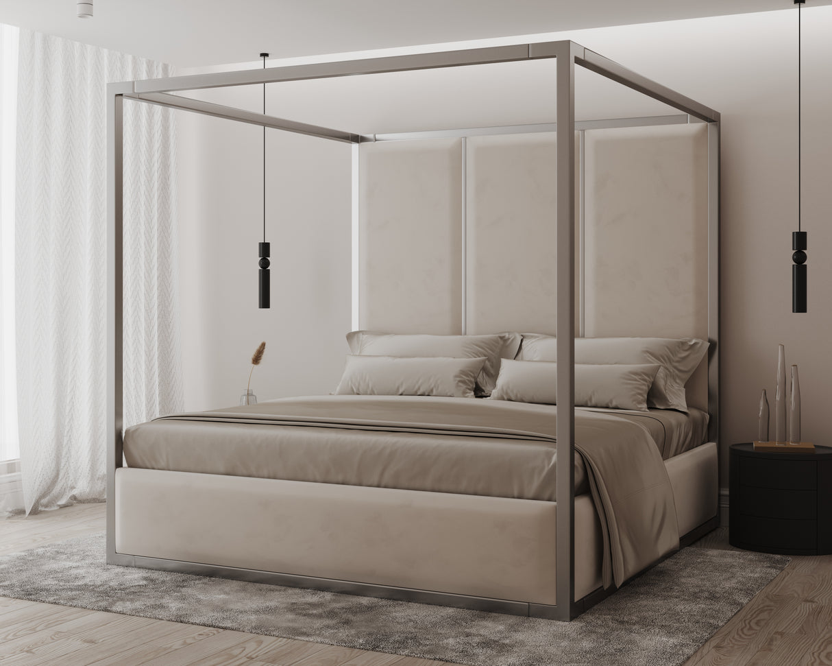 Chateau Noir 4 Poster Metal Bed